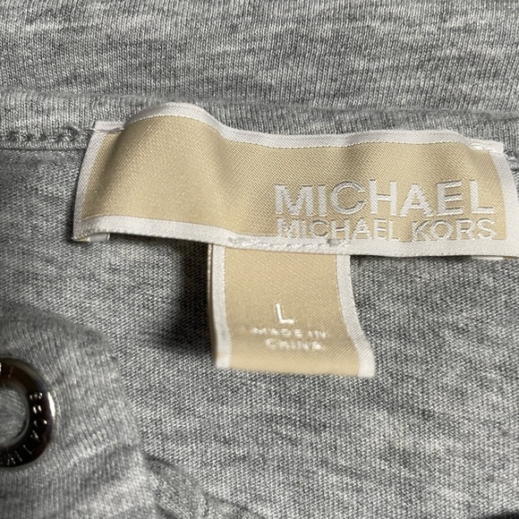 🔥3 for $15 Sale- Micheal Kors 3/4 sleeve top - Picture 3 of 4